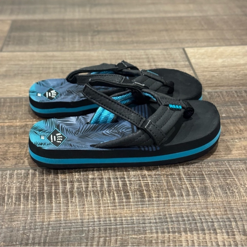 Reef Little Ahi Flip Flops Sandals Toddler Size 7/8 Heel Strap Black Blue - Picture 2 of 10